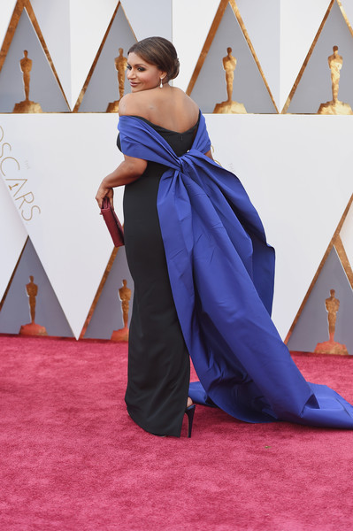 Mindy Kaling at the 2016 Oscars